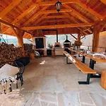 Forrest House Jacuzzi & Sauna