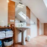 Forrest House Jacuzzi & Sauna *