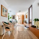 Forrest House Jacuzzi & Sauna *