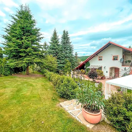 Forrest House Jacuzzi & Sauna Landhuis