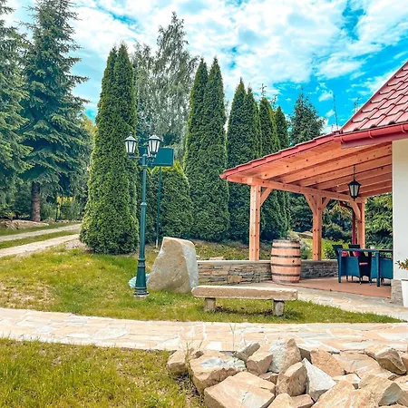 Forrest House Jacuzzi & Sauna Landhuis