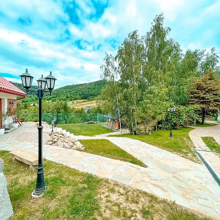 Hétvégi ház Forrest House Jacuzzi & Sauna *