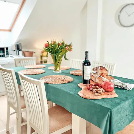 Forrest House Jacuzzi & Sauna