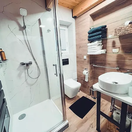 Forrest House Jacuzzi & Sauna Hétvégi ház Jasienica