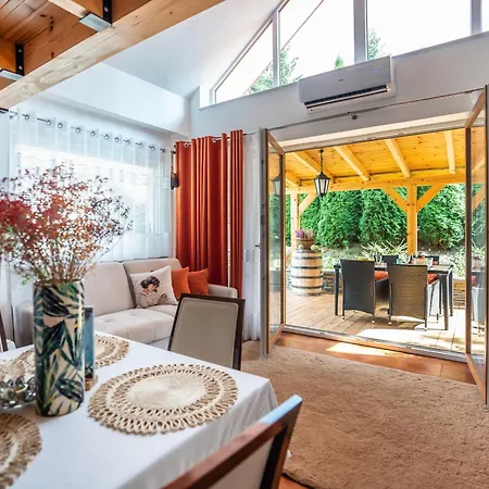 Landhuis Forrest House Jacuzzi & Sauna Jasienica (Lesser Poland)