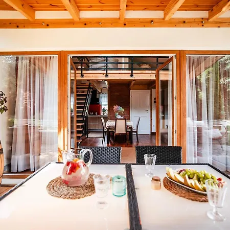 منزل ريفي Forrest House Jacuzzi & Sauna