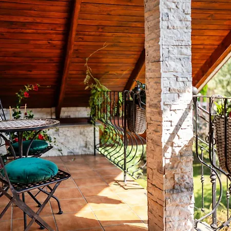 Forrest House Jacuzzi & Sauna