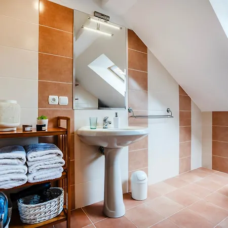 Forrest House Jacuzzi & Sauna *