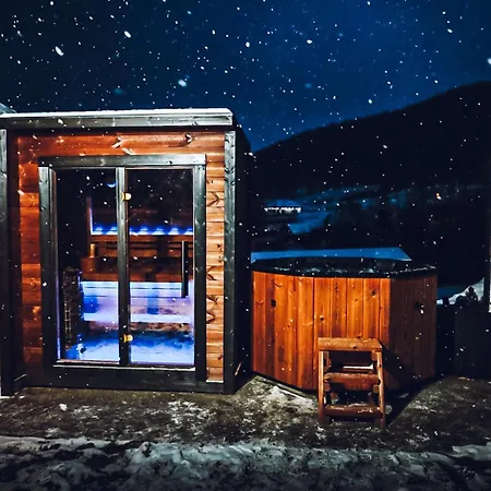 Forrest House Jacuzzi & Sauna