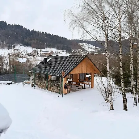 Hétvégi ház Forrest House Jacuzzi & Sauna *