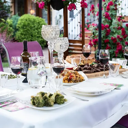 Forrest House Jacuzzi & Sauna Landhuis Jasienica (Lesser Poland)